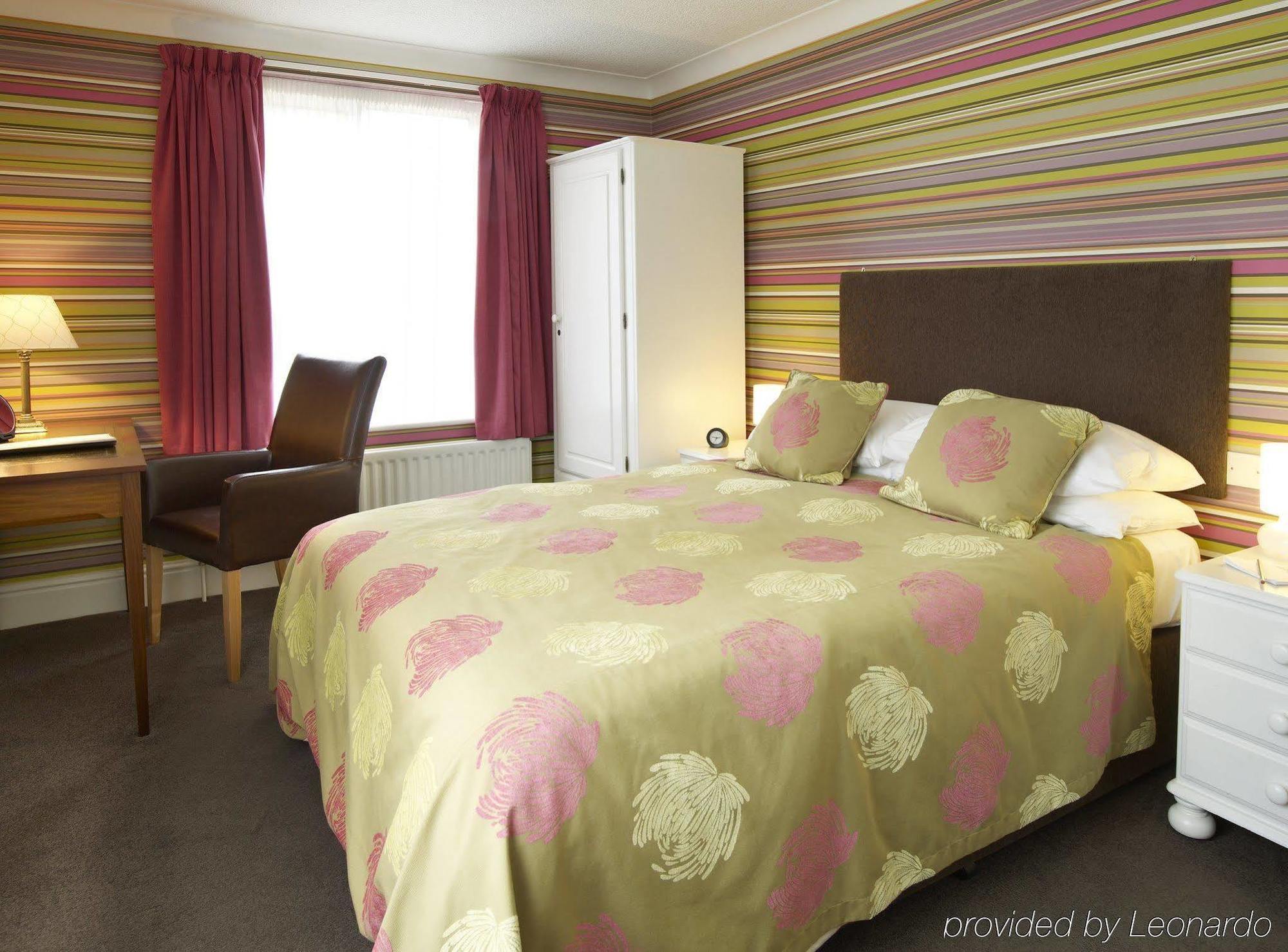 Charlton Kings Hotel Cheltenham Habitación foto